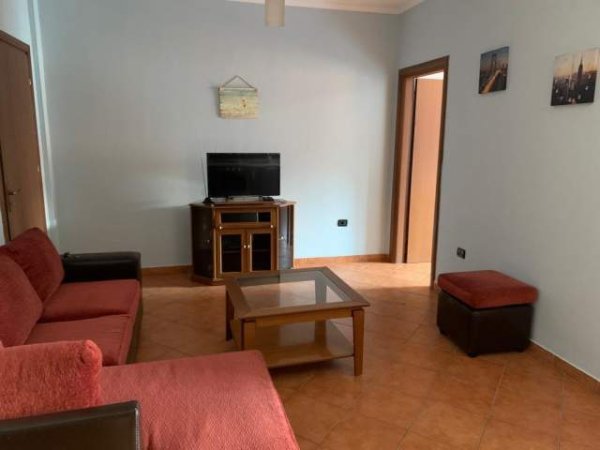 Tirane, jepet me qera apartament 1+1+BLK Kati 2, 70 m² 48.000 Leke (prane shkolles Harry Fultz)