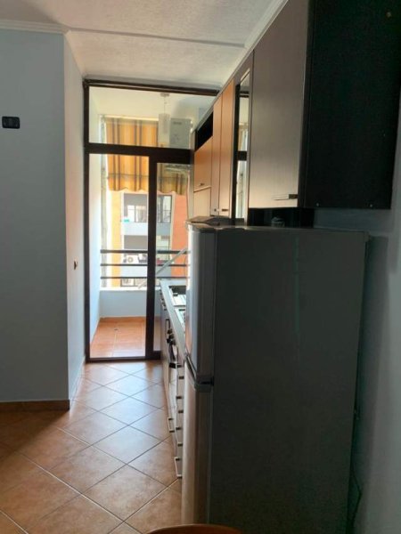 Tirane, jepet me qera apartament 1+1+BLK Kati 3, 56 m² 48.000 Leke (Rruga Asim Vokshi)
