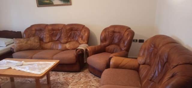 Elbasan, jepet me qera apartament 1+1 Kati 3, 18.000 Leke ("Niko Papajani")