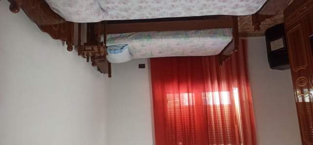 Elbasan, jepet me qera apartament 1+1 Kati 3, 18.000 Leke ("Niko Papajani")