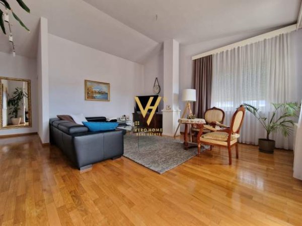 Tirane, jepet me qera apartament 2+1 Kati 3, 235 m² 1.200 Euro (TEG)