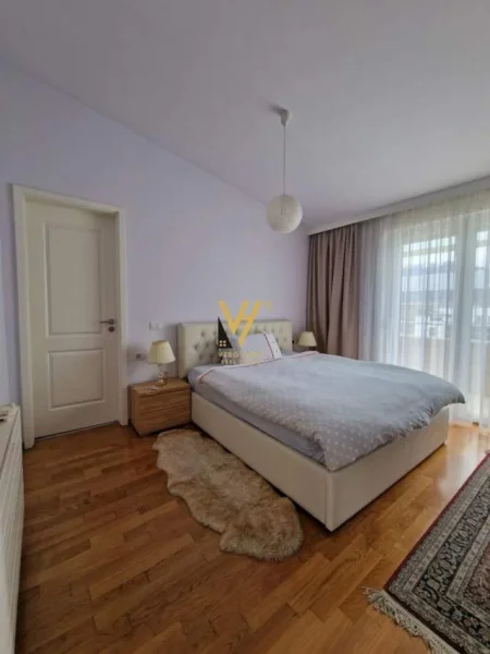Tirane, jepet me qera apartament 2+1 Kati 3, 235 m² 1.200 Euro (TEG)