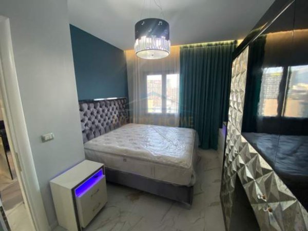 Tirane, jepet me qera apartament 1+1+BLK Kati 9, 60 m² 600 Euro (zogu zi)