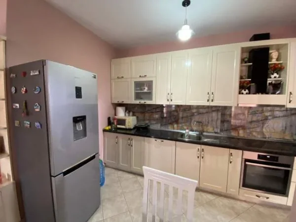 Tirane, jepet me qera apartament 2+1+A+BLK Kati 6, 76 m² 600 Euro (Rr Mine Peza, te Prokuroria e Rrethit)