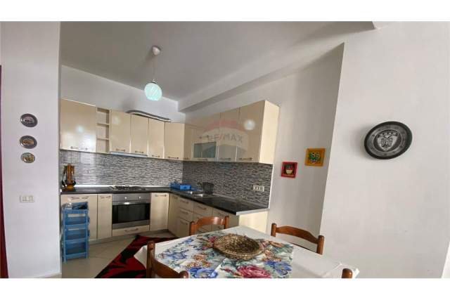 Tirane, jepet me qera apartament 1+1+BLK Kati 3, 84 m² 370 Euro (Astir)
