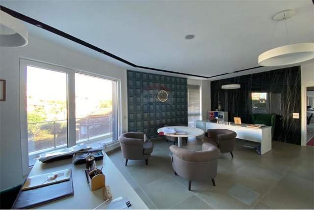 Tirane, jepet me qera zyre Kati 1, 290 m² 2.300 Euro (Fusha e Aviacionit)