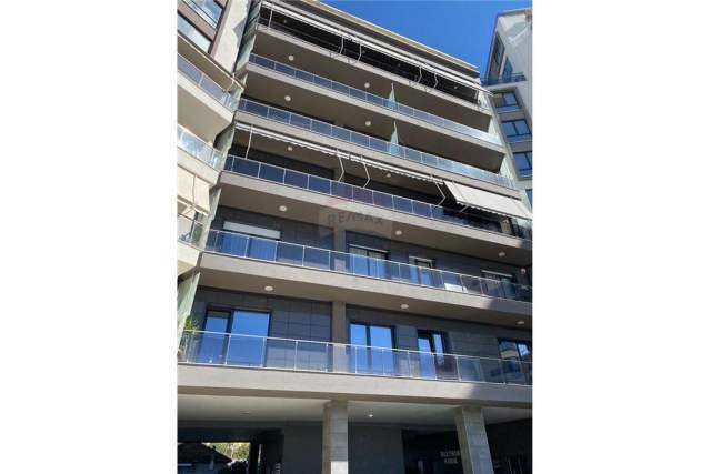 Tirane, jepet me qera zyre Kati 1, 290 m² 2.300 Euro (Fusha e Aviacionit)