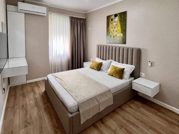 Tirane, jepet me qera apartament 1+1 Kati 7, 80 m² 700 Euro (komuna e parisit)