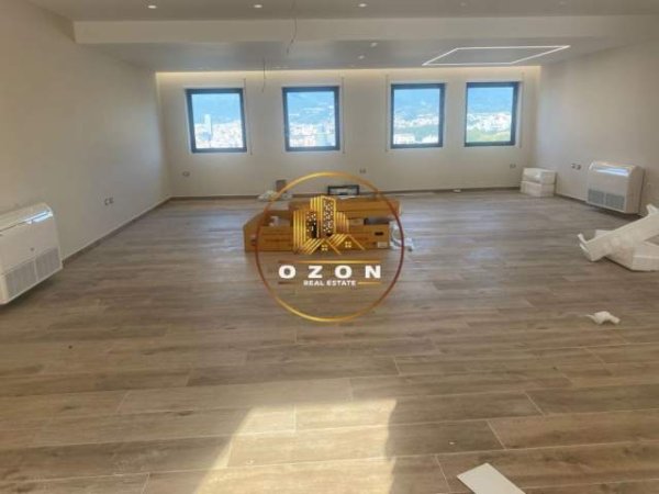 Tirane, jepet me qera Penthouse 3+1+A+BLK Kati 8, 80 m² 1.500 Euro (KODRA E DIELLIT)