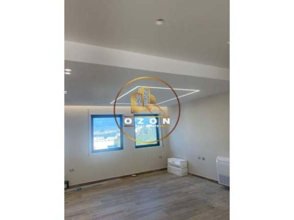 Tirane, jepet me qera Penthouse 3+1+A+BLK Kati 8, 80 m² 1.500 Euro (KODRA E DIELLIT)