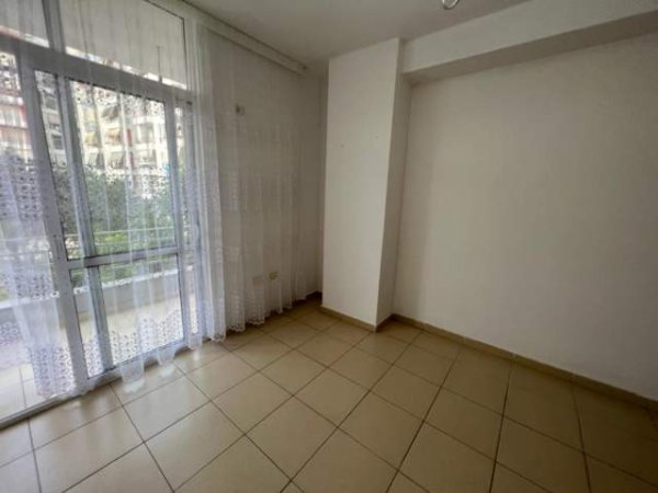 Tirane, shitet apartament 2+1 Kati 1, 110 m² 105.000 Euro (Unaza e Re)