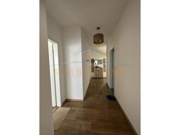Tirane, shitet apartament Kati 7, 160 m² 200.000 Euro (Vila L)