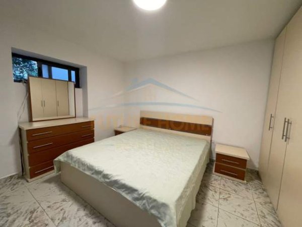 Tirane, jepet me qera apartament 1+1 Kati 1, 65 m² 450 Euro (qytet studenti)