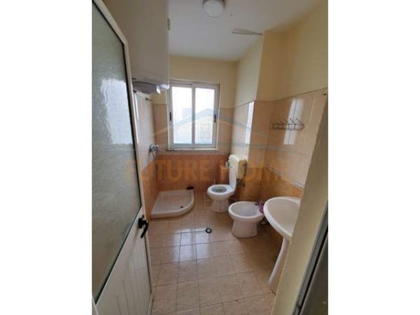 Tirane, jepet me qera apartament 2+1+BLK Kati 2, 79 m² 280 Euro (xhamlliku)