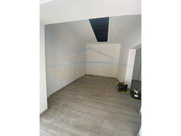 Tirane, jepet me qera ambjent biznesi Kati 0, 60 m² 800 Euro (Rruga e Kavajes)