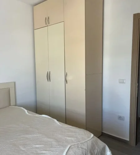 Tirane, jap me qera apartament 3+1 Kati 3, 112 m² 630 € (rruga 5 maji)