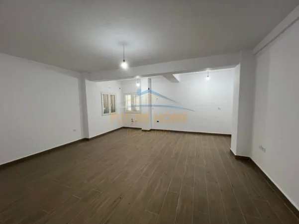 Tirane, shitet apartament 1+1 Kati 4, 86 m² 129.000 € (Prane Universitetit "Marin Barleti", Selite)