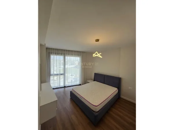 Tirane, jepet me qera apartament 1+1 Kati 2, 77 m² 800 € (Spitali Kafsheve)