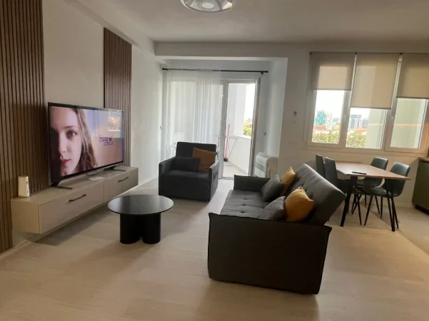 Tirane, jepet me qera apartament 2+1+Aneks+Ballkon Kati 2, 116 m² 700 € (rruga ish fusha e aviacionit)