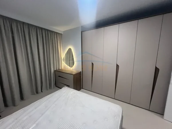Tirane, jepet me qera apartament 1+1 Kati 5, 62 m² 600 € (ish dogana)