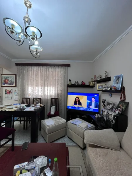 Tirane, shitet apartament 2+1+Ballkon Kati 5, 76 m² 166.000 € (Pazar i Ri)