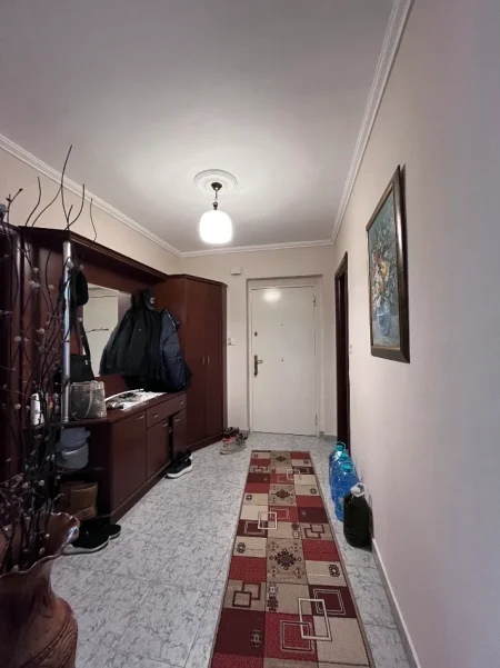 Tirane, shitet apartament 2+1+Ballkon Kati 5, 76 m² 166.000 € (Pazar i Ri)