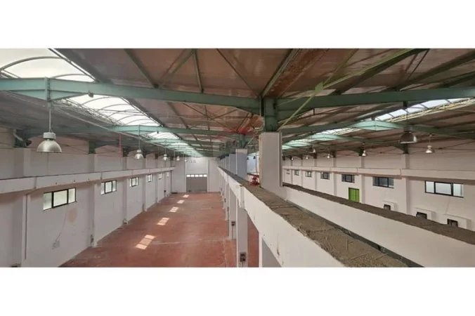 Tirane, jepet me qera ambjent biznesi Kati 0, 1.740 m² 7.500 € (Vaqarr)