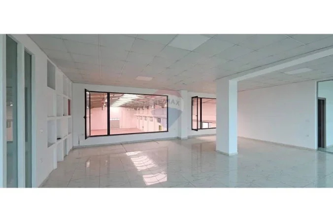 Tirane, jepet me qera ambjent biznesi Kati 0, 1.740 m² 7.500 € (Vaqarr)