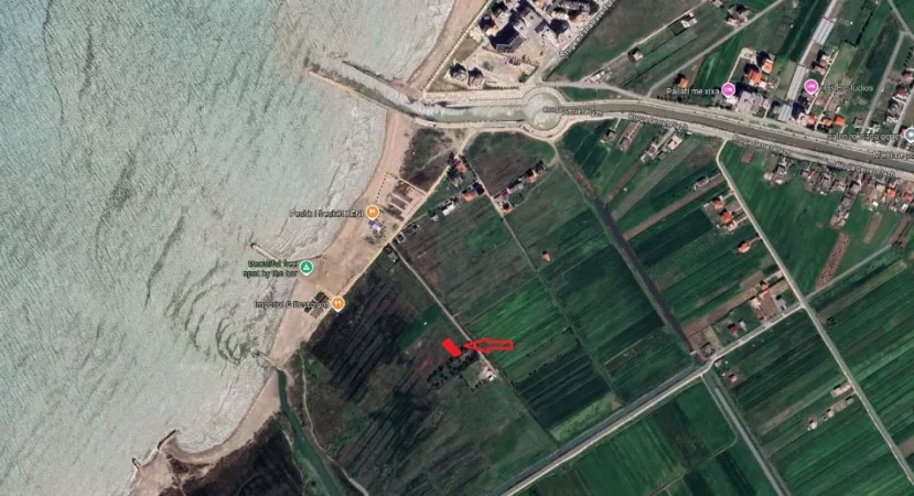 Karpen, shitet truall ne bregdet , 1.000 m² 400.000 € (qeret)