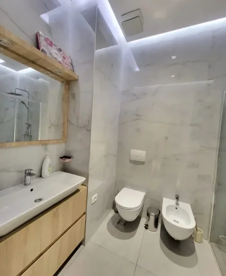 Tirane, shitet apartament 1+1+Aneks+Ballkon Kati 4, 76 m² 240.000 € 