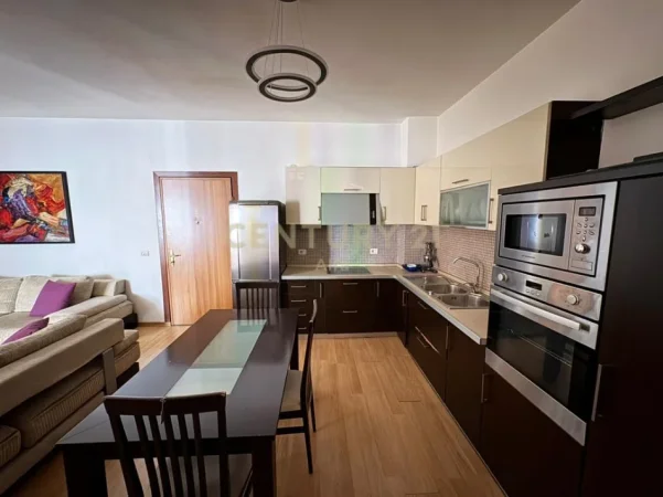 Tirane, jepet me qera apartament 2+1 Kati 6, 100 m² 700 € (Pazari Ri)