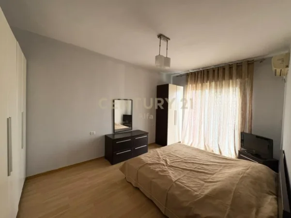 Tirane, jepet me qera apartament 2+1 Kati 6, 100 m² 700 € (Pazari Ri)