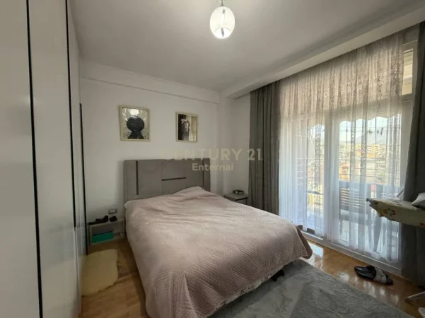 Tirane, shes apartament 2+1 Kati 5, 100 m² 260.000 € (Parlamenti)
