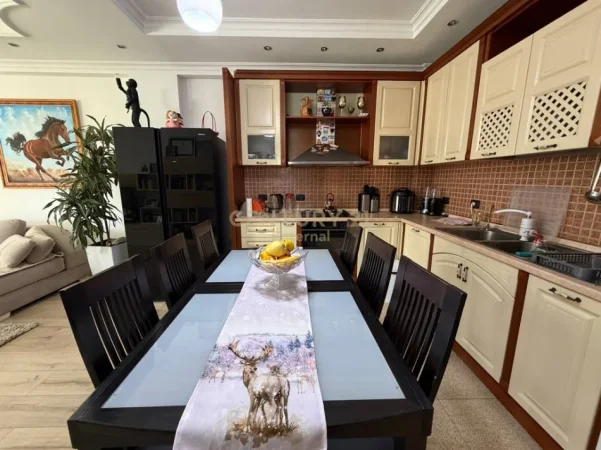 Tirane, shes apartament 2+1 Kati 5, 100 m² 260.000 € (Parlamenti)