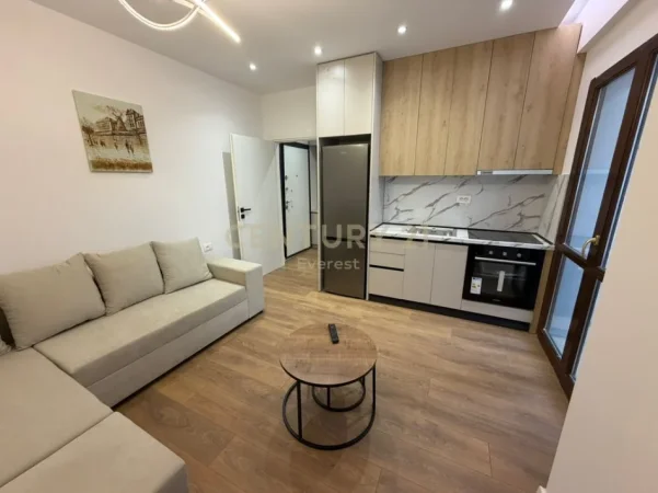 Tirane, jepet me qera apartament 1+1 Kati 2, 54 m² 650 € (Komuna Parisit)
