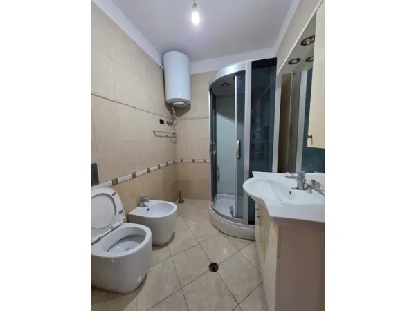 Tirane, shitet apartament 2+1+Ballkon Kati 1, 110 m² 142.000 € (Unaza e Re)