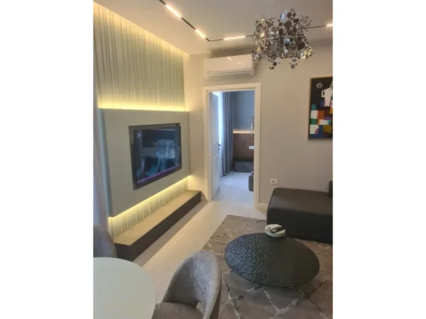 Tirane, jepet me qera apartament 1+1 Kati 8, 71 m² 650 € (Astir)