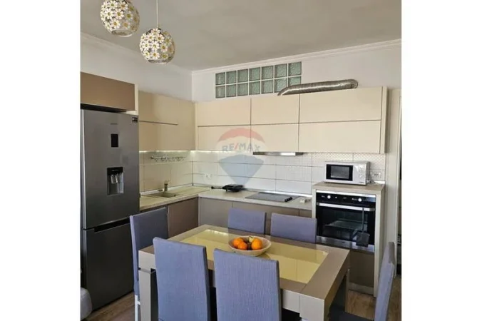 Tirane, jap me qera apartament , 65 m² 551 € 