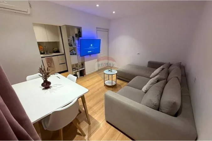 Tirane, jepet me qera apartament , 55 m² 675 € 