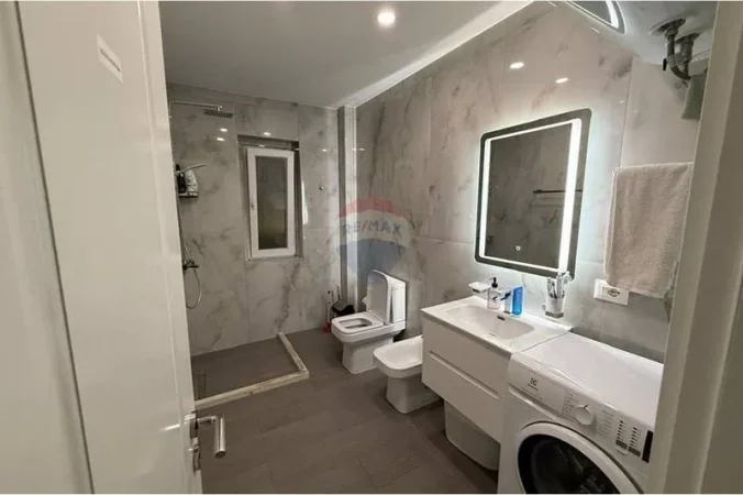 Tirane, jepet me qera apartament , 55 m² 675 € 