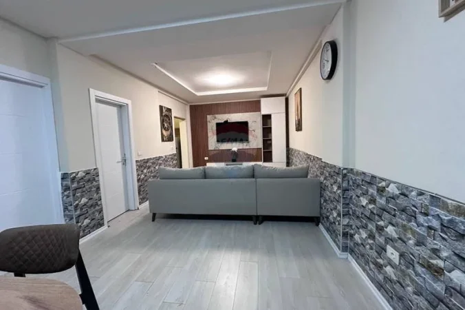 Tirane, jepet me qera apartament , 15 m² 675 € 
