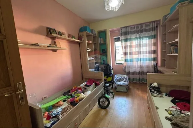 Tirane, jepet me qera apartament , 153 m² 1.500 € 