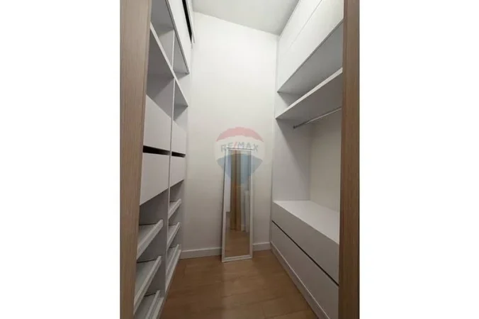 Tirane, jepet me qera apartament , 70 m² 