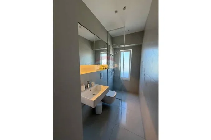 Tirane, jepet me qera apartament , 70 m² 