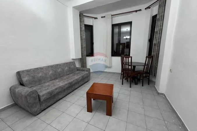 Tirane, jepet me qera apartament , 50 m² 520 € 