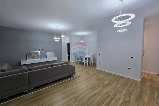 Tirane, jepet me qera apartament , 118 m² 729 € 