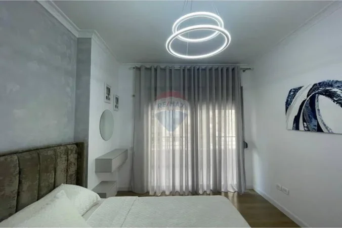 Tirane, jepet me qera apartament , 100 m² 650 € 