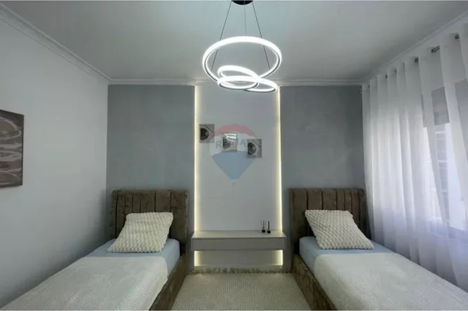 Tirane, jepet me qera apartament , 100 m² 650 € 