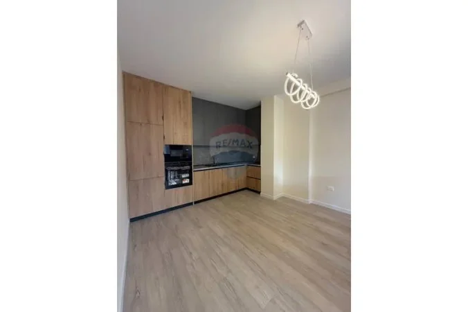 Tirane, jepet me qera apartament , 120 m² 1.000 € 