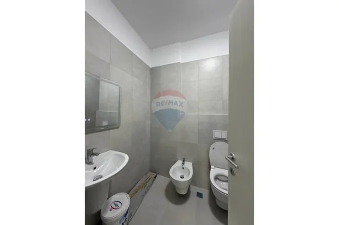 Tirane, jepet me qera apartament , 120 m² 1.000 € 